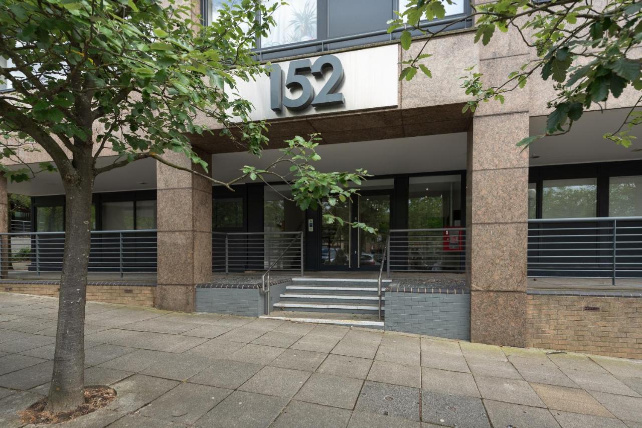 Deluxe 2 Bed, 2 Bathroom Within Walking Distance To Train Station And Centre. Appartement Milton Keynes